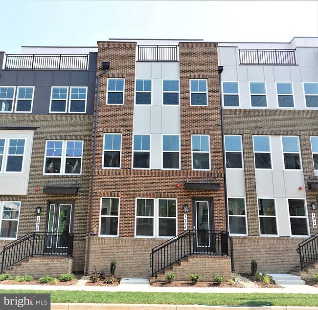 Primary Photo - 1206 Vermeer Ave
