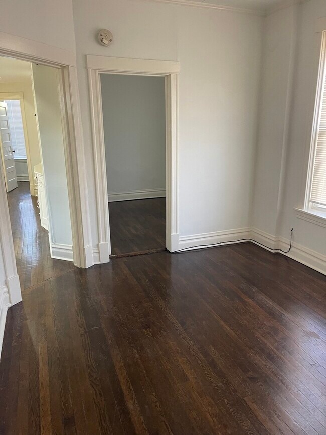 Building Photo - 3707 W Augusta Blvd