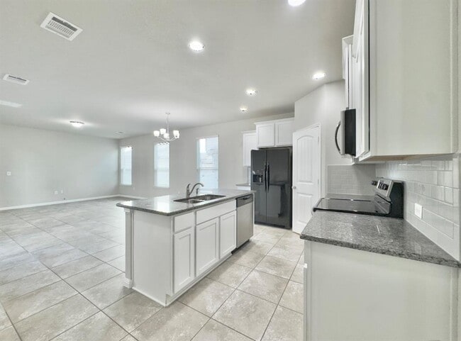 Building Photo - 308 Craters of the Moon Blvd