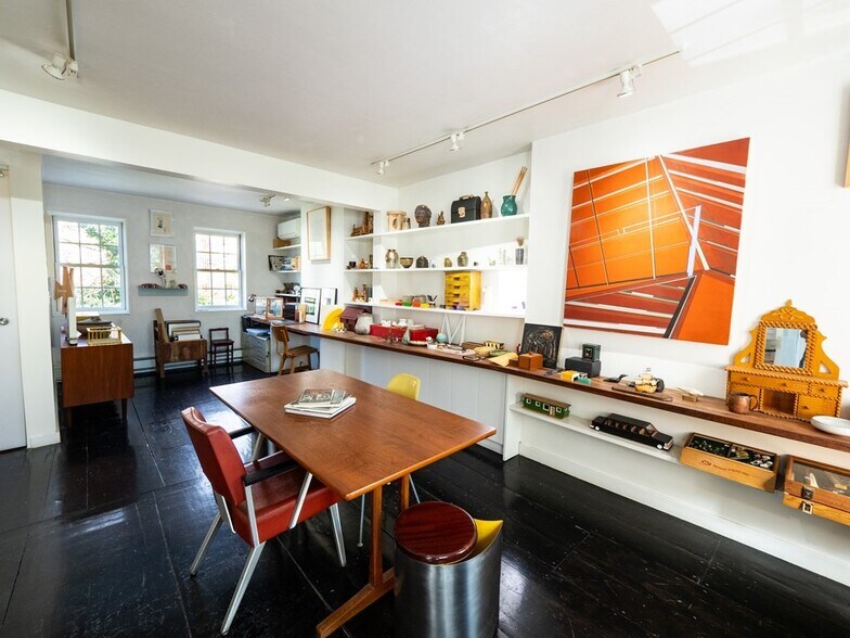 Building Photo - 214 3rd St