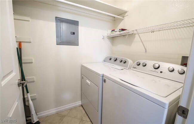 Building Photo - 7135 S Durango Dr