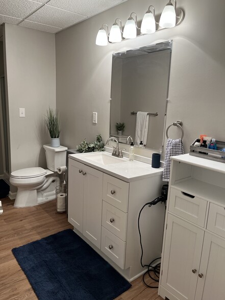 Building Photo - 12050 Wildwood Springs Dr