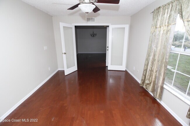 Building Photo - 3291 San Jose Ave SE