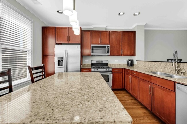 Building Photo - 1040 N Kingsbury St