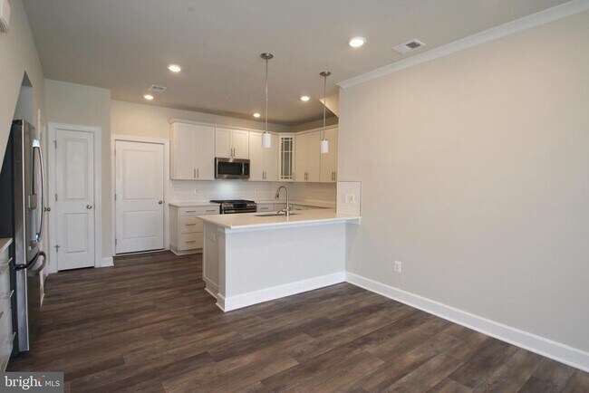 Building Photo - 14911 River Walk Way