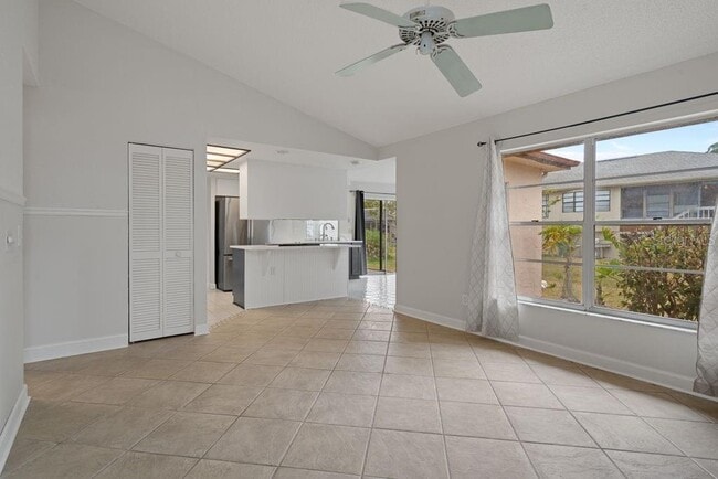 Building Photo - 5524 Gridley Ln