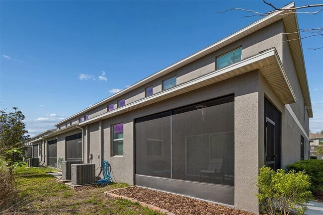 Building Photo - 10687 Lake Montauk Dr