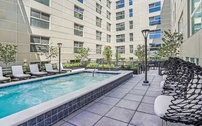Building Photo - 360 W 200 S