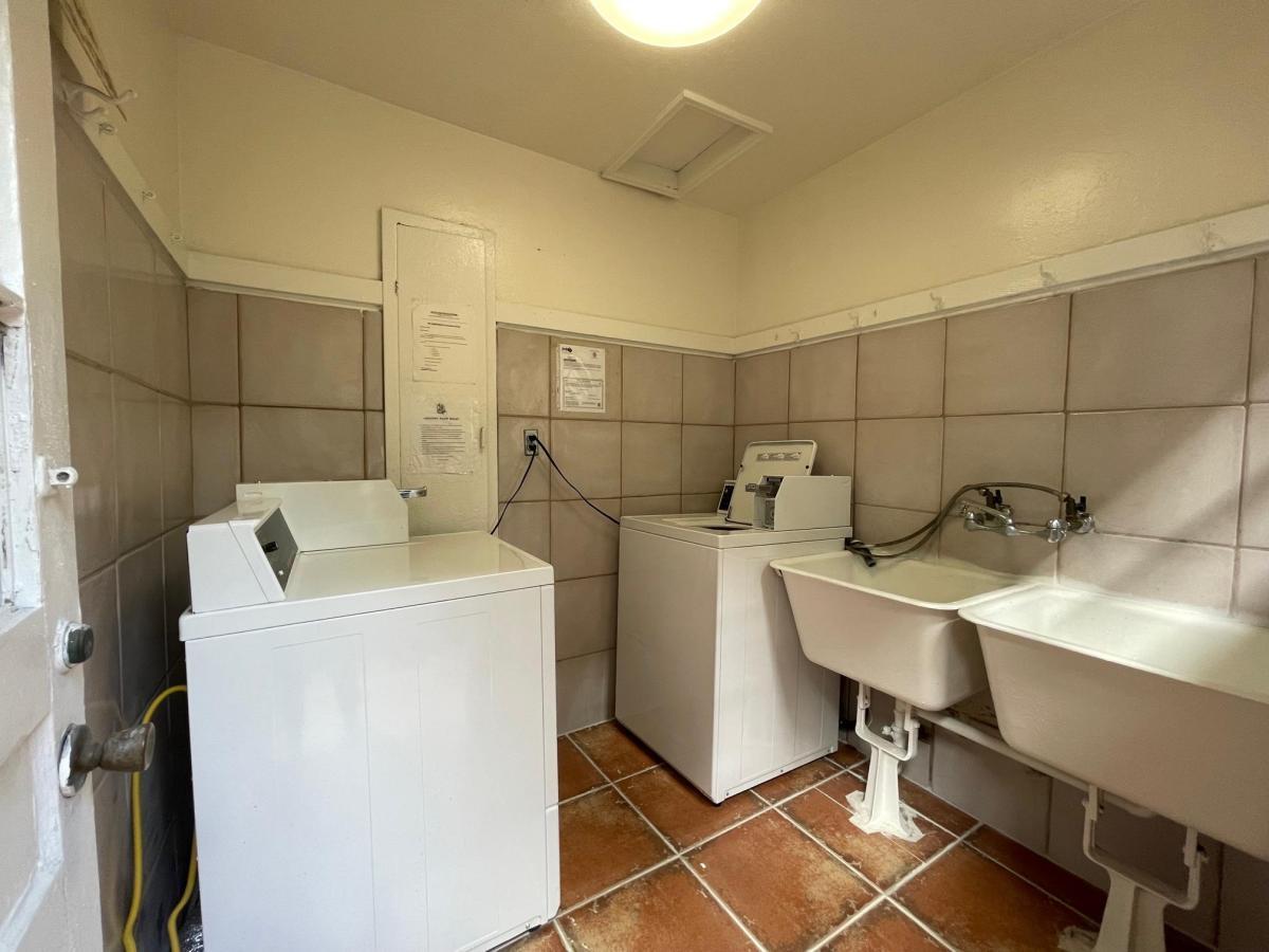shared laundry room - 10806 Lindbrook Dr