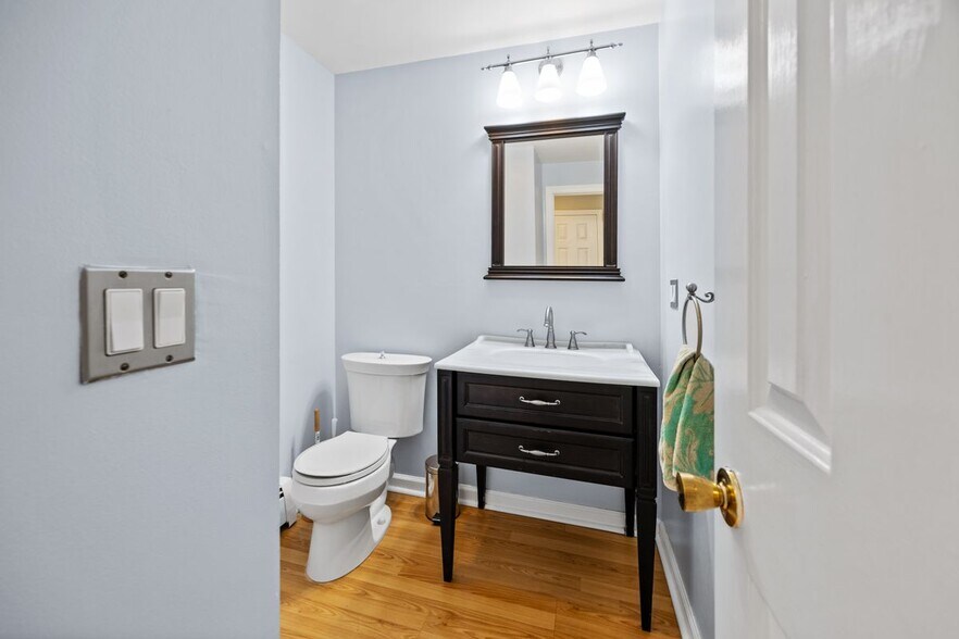 Building Photo - 67 Brentwood Dr