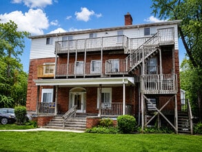 Building Photo - 825 Tappan