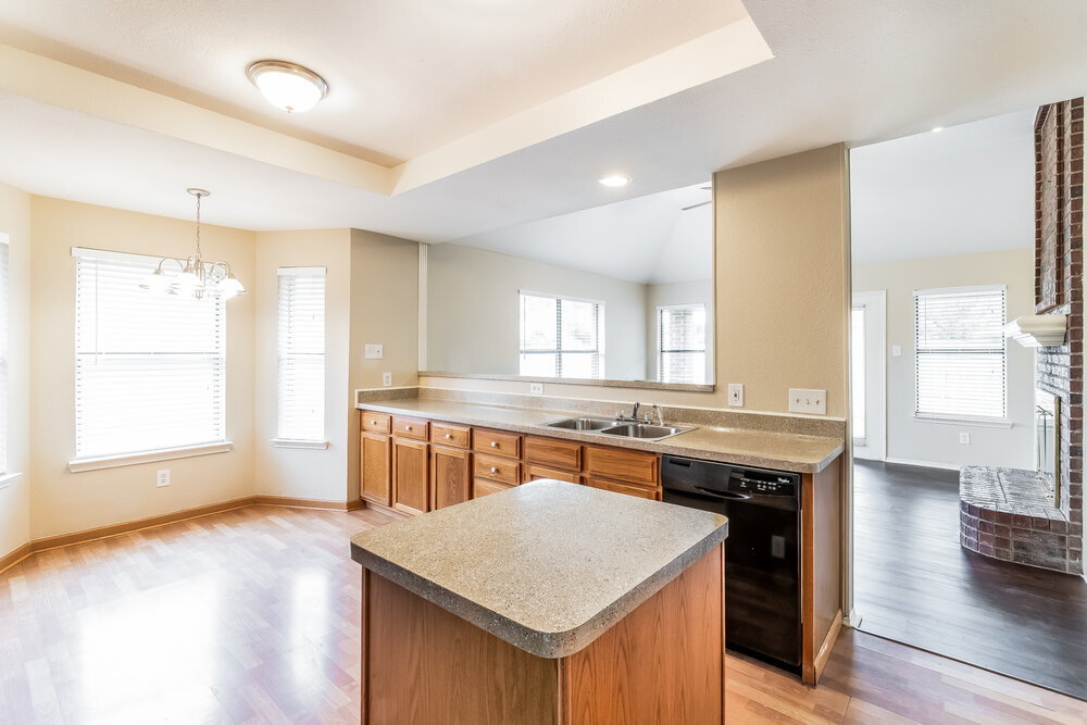 Building Photo - 2624 Beeman Dr