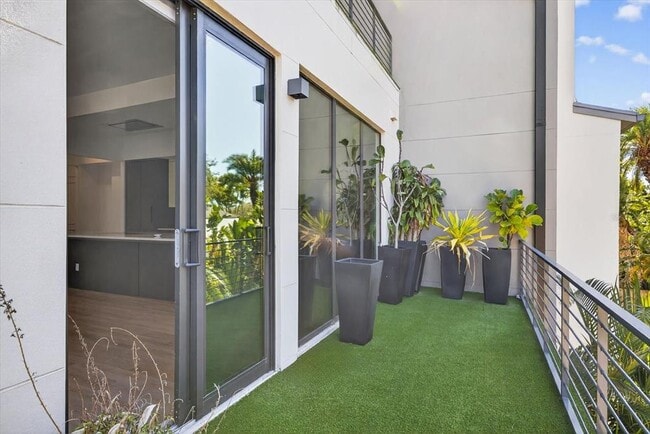 Building Photo - 94 W Davis Blvd