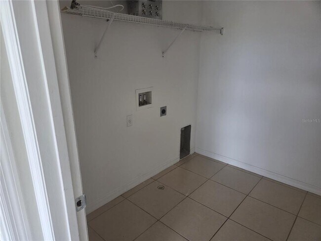 Building Photo - 3872 Carrick Bend Dr