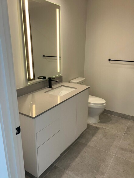 Building Photo - 1408 Brickell Bay Dr