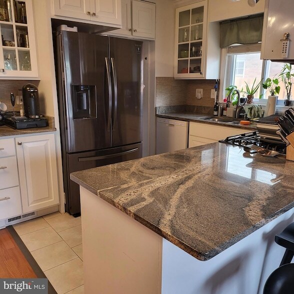 Building Photo - 710 W Glebe Rd