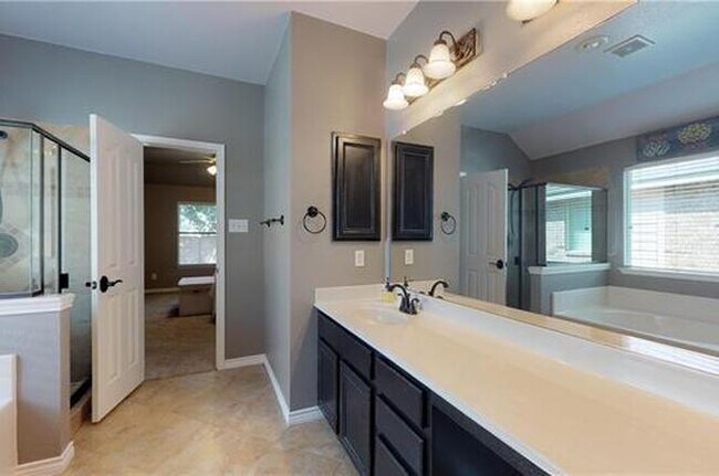 Building Photo - 1828 Marlin Dr