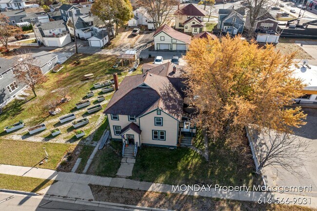 Building Photo - 263 W Muskegon Ave