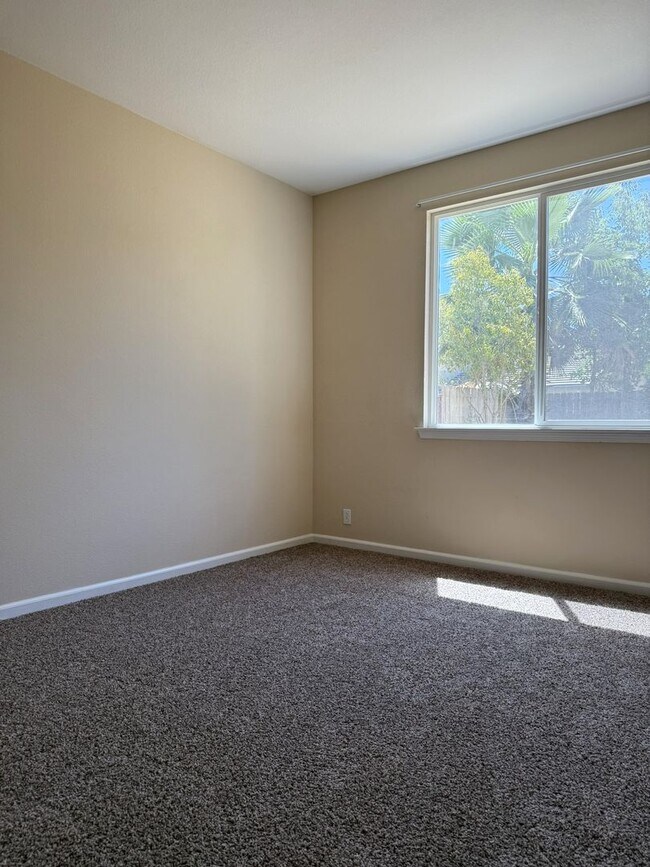 Building Photo - Available NOW and a Must SEE!