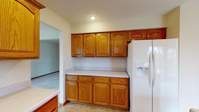 Building Photo - Available 9/20 - Established Neighborhood