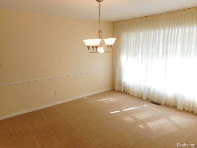 Building Photo - 7441 Jackson Park Dr