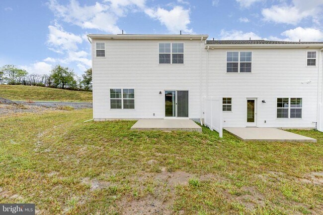 Building Photo - 7841 Briarwood Dr