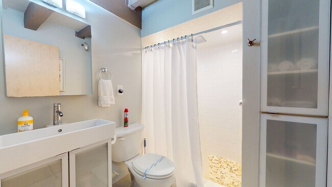 Building Photo - 15 Union St