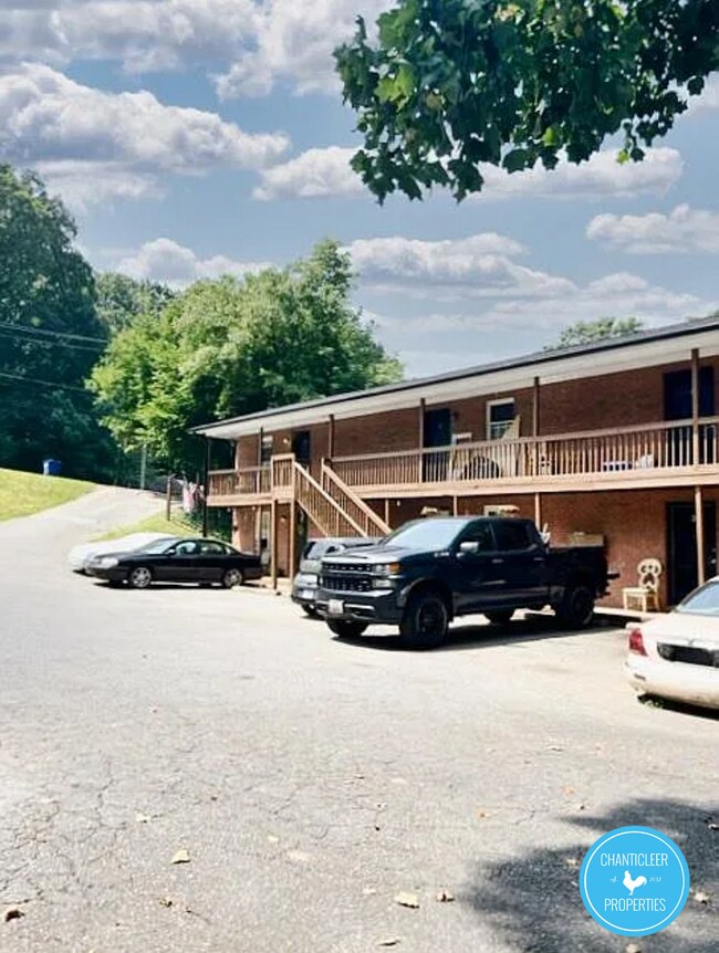 Building Photo - 1109 W Academy St