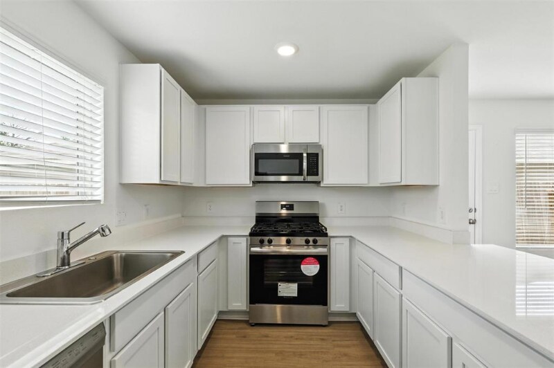 Building Photo - 1437 Las Cuevas Dr