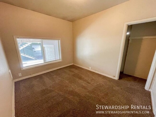 Building Photo - 1389 Ferry St