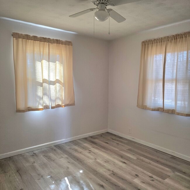 Building Photo - 1503 S 5th Ave