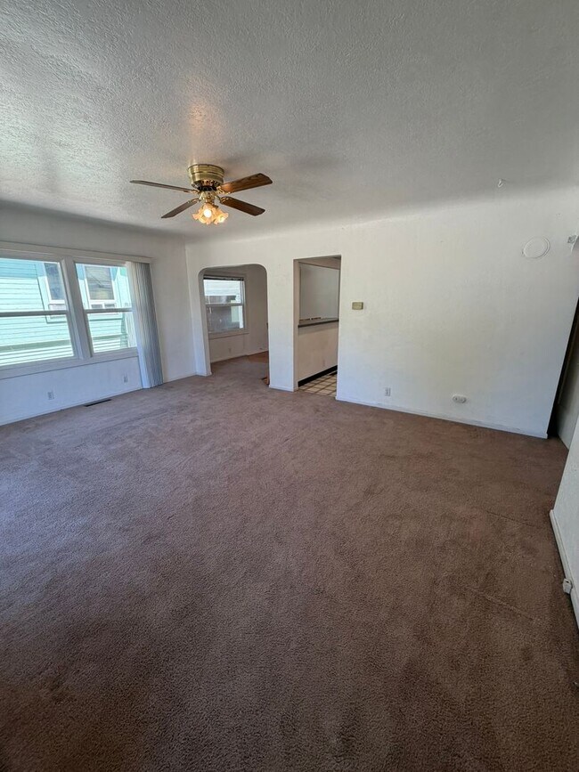 Building Photo - 2 Bedroom with a garage with Large fenced yard!