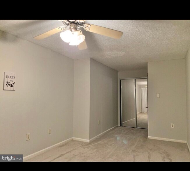 Building Photo - 1040 Deer Ridge Dr