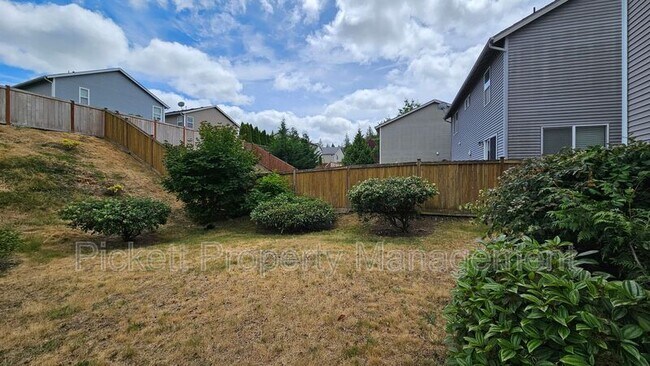 Building Photo - 2369 SW Siskin Cir