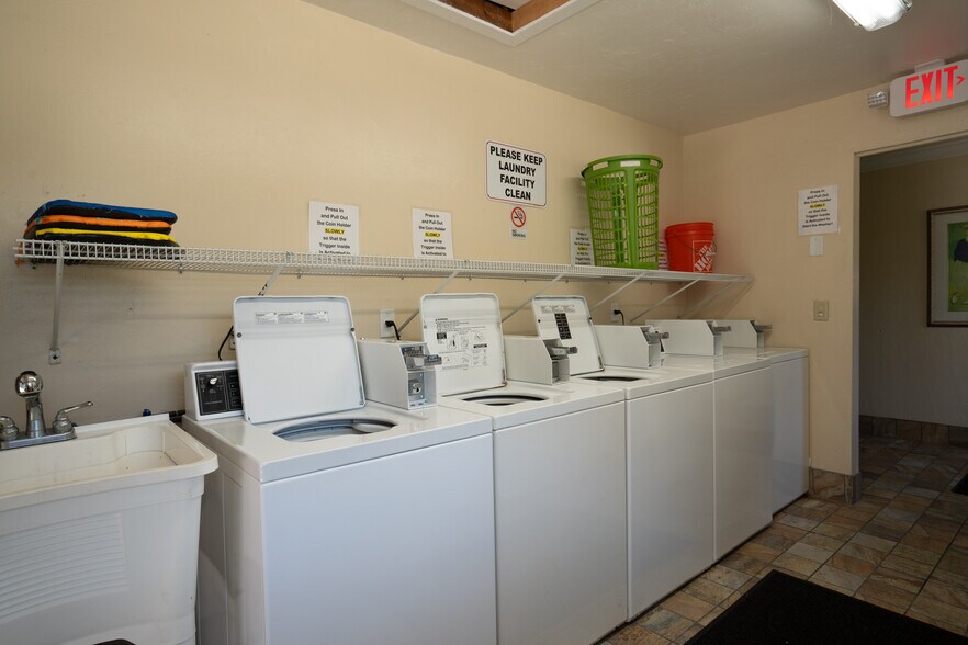 Building Photo - 3124 US HWY 441 SE