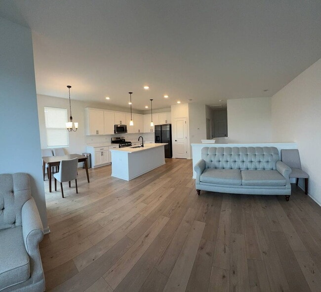 Building Photo - 4375 Chelsea Mnr Cir