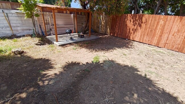 Building Photo - Newly Remodeled 4 Bed 3 Bath in Chula Vist...