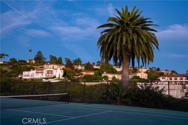 Building Photo - 984 La Cresta Pl