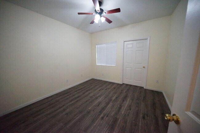 Building Photo - 833 Aspen Peak Loop