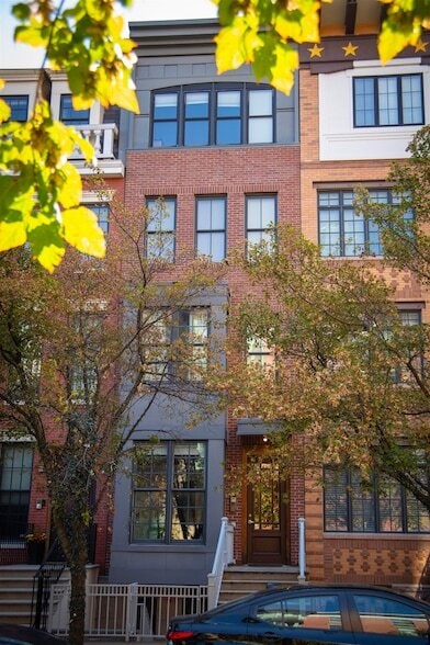 Building Photo - 110 Tidewater St
