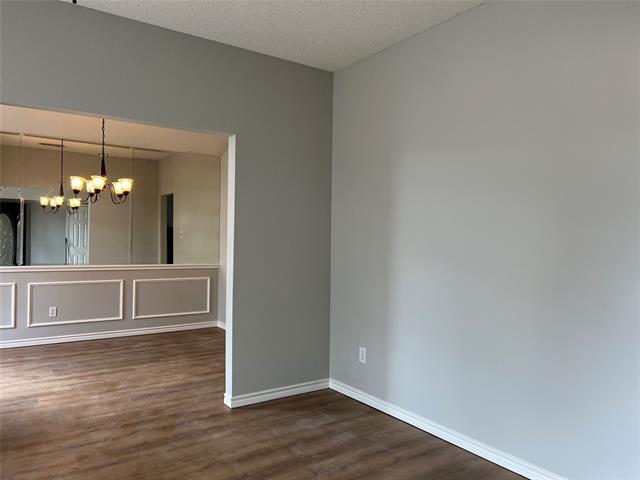 Building Photo - 421 Parkshire Dr