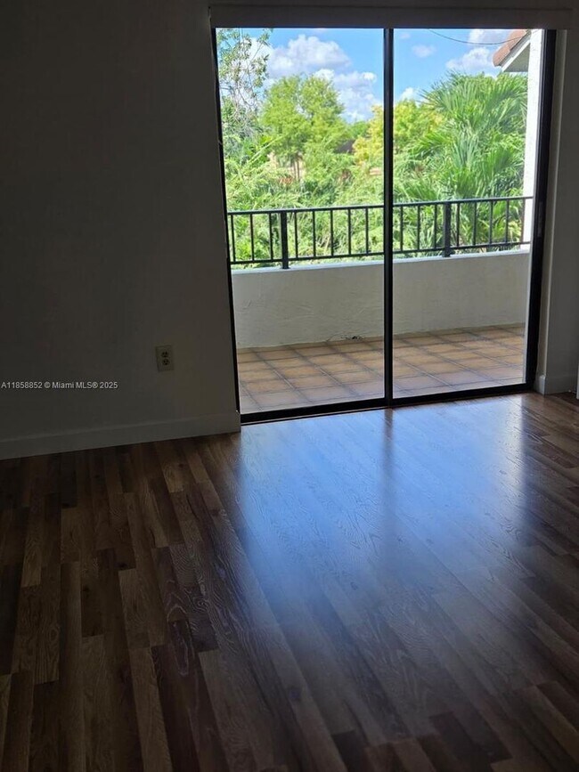 Building Photo - 10823 NW 7th Street 22-44, Miami, FL 33172