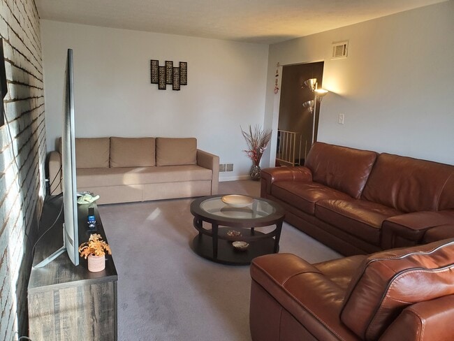 Building Photo - 2785 Bingham Dr