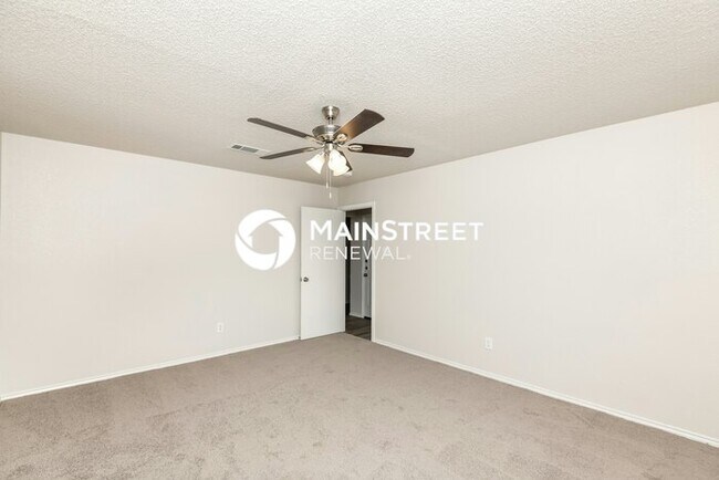 Building Photo - 3 Bedroom Pet-Friendly Home in ALVARADO, TX with Main Street Renewal