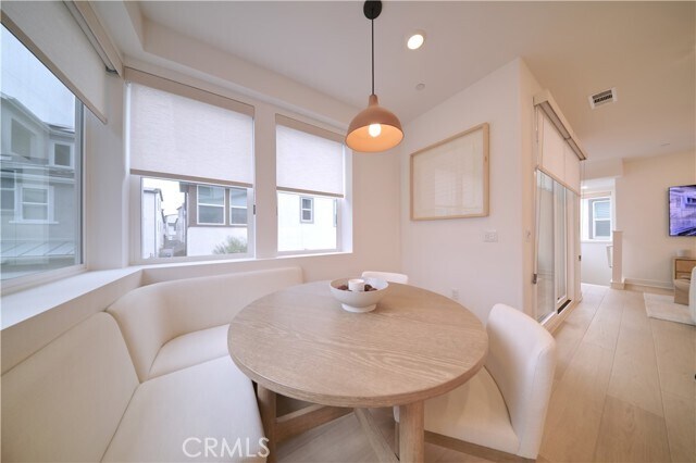 Building Photo - 145 Sora