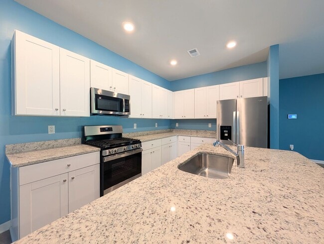 Building Photo - Charming 3-Bed, 2-Bath Home in Carolina Lakes - Long Term Rental