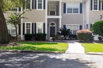Building Photo - Luxurious 1 Bed / 1 Bath Condo in The Link...