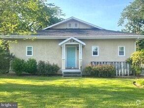 Building Photo - 218 Linden Ave