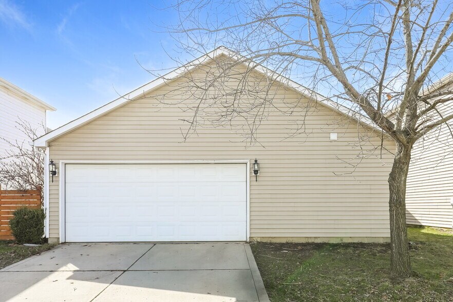 Building Photo - 14428 Black Farm Dr