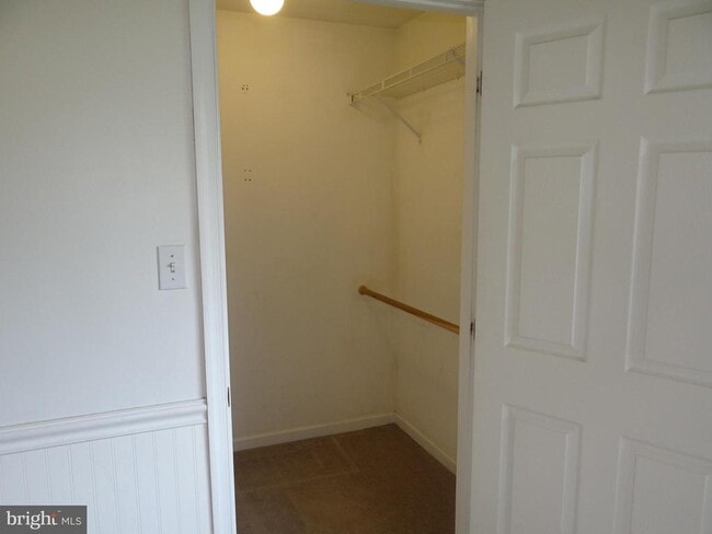 Building Photo - 107 Country Ln